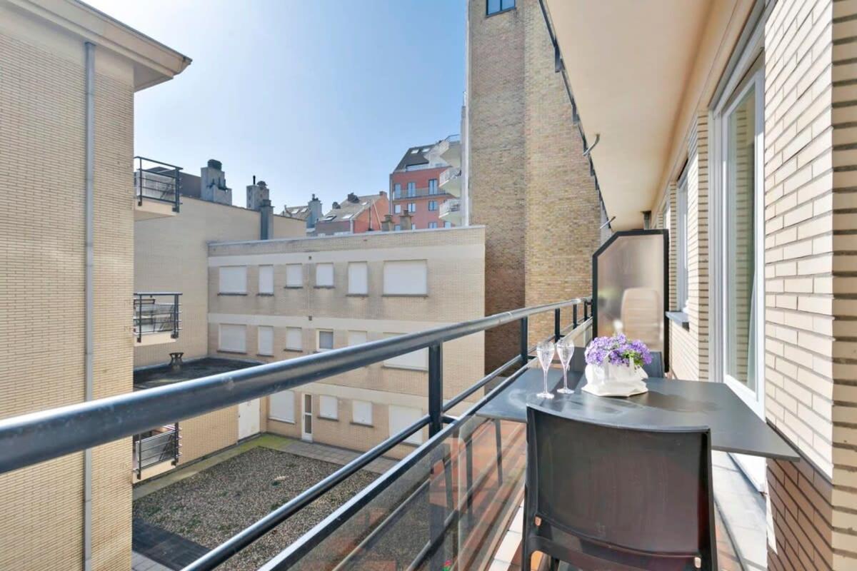 Huswell - Stylish Apartment At The Zeedijk Of Knokke 外观 照片